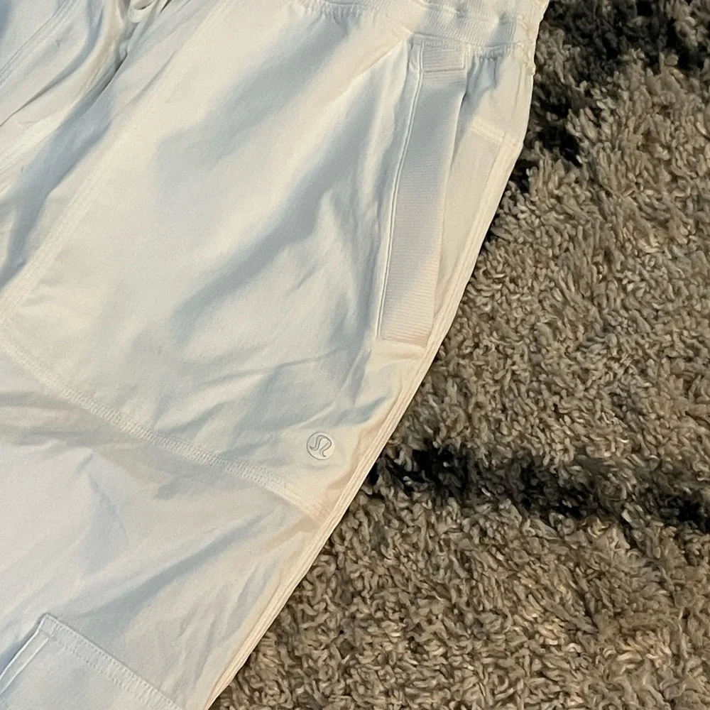Lululemon Dance Studio Relaxed-Fit Mid-Rise Cargo Pant - White (M) - Picture 8 of 15
